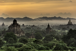 SUNRISE OVER BAGAN 