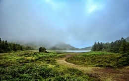 Uma Cabana à Beira do Lago 