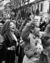 É Carnaval e ninguém leva a mal___ 