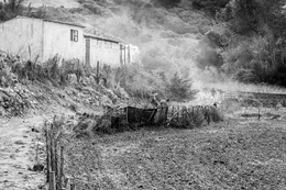 POR TRILHOS E CAMINHOS DE PÓ 