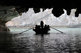 A gruta de Halong Bay 