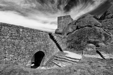 MEDIEVAL CASTLE - MONSANTO 