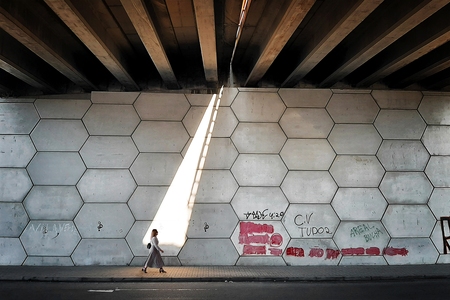 Red apple street 